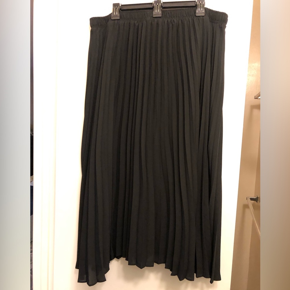 LOFT swing skirt
